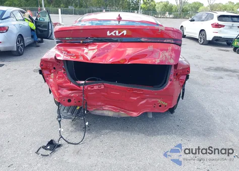 2025 Kia K4 Lxs из США, поврежденный, VIN 3KPFT4DE3SE020901